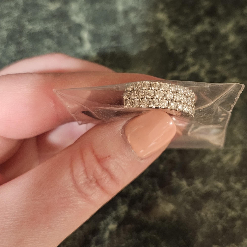 Ring - Picture 2 of 5